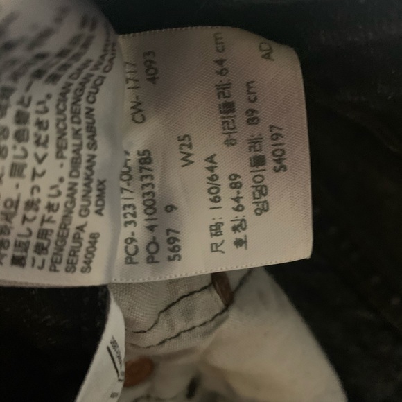 Distressed Levi’s - Picture 5 of 5